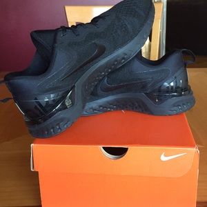 Nike Odyssey React (triple black)